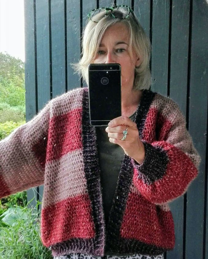Her får kommer lige et selfie af mig med cardigan og sommerhus-slapper-tøj.